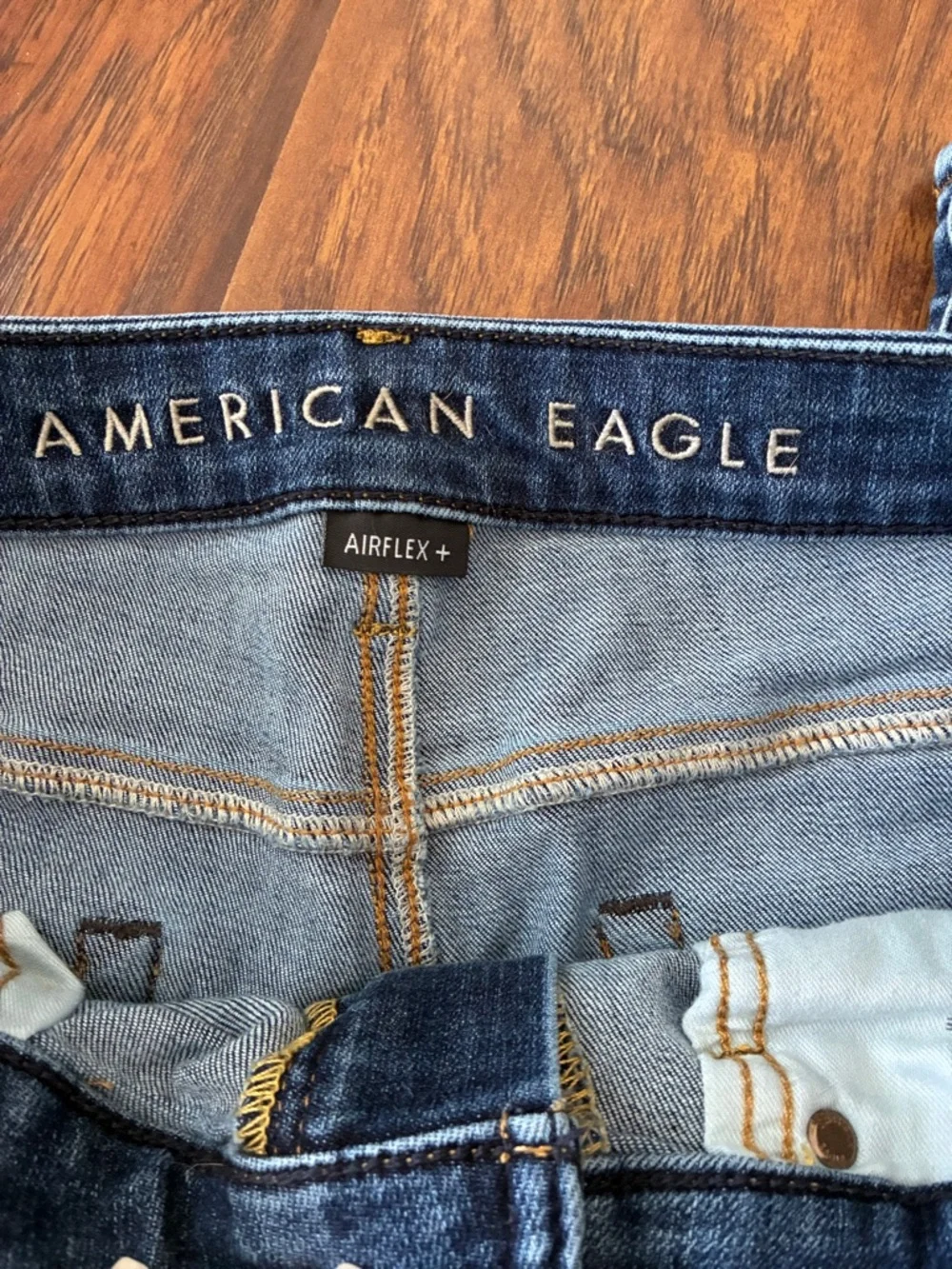 American Eagle Outfitters Men’s Medium Blue Slim Straight Jeans with Tan Patch - Picture 4 of 6